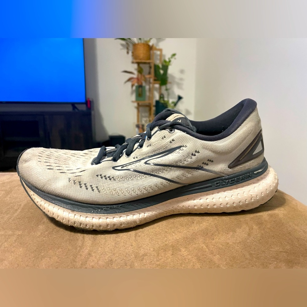 Brooks Glycerin 19– Women Size 9
